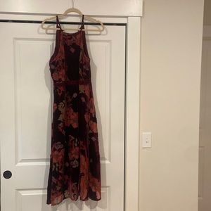 Lulu’s Burgandy Floral Print Velvet MIDI dress, size M